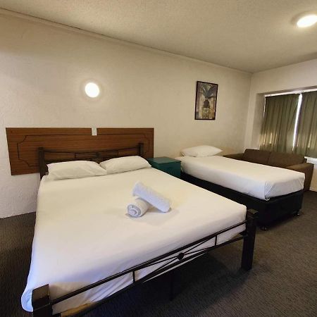 Kings Court Motor Lodge Хамилтън Екстериор снимка