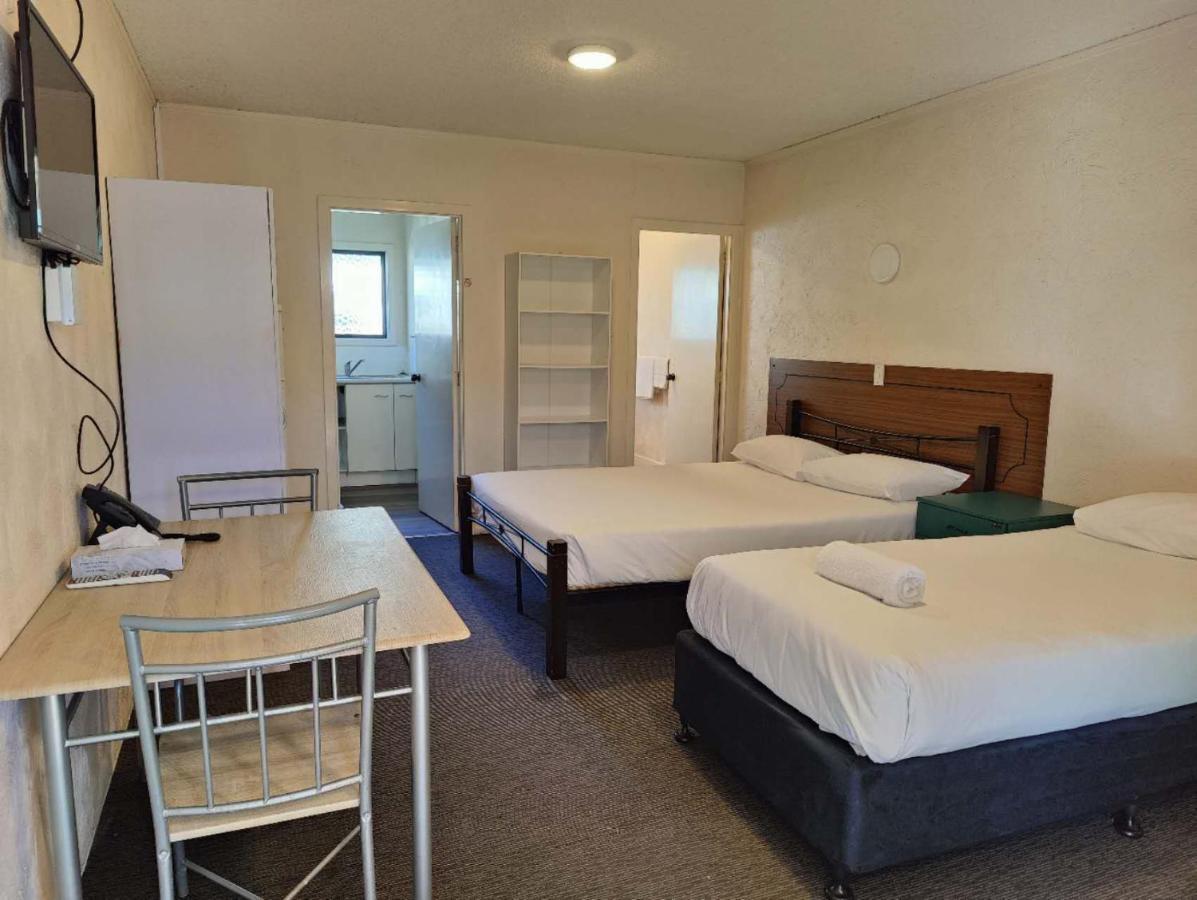 Kings Court Motor Lodge Хамилтън Екстериор снимка
