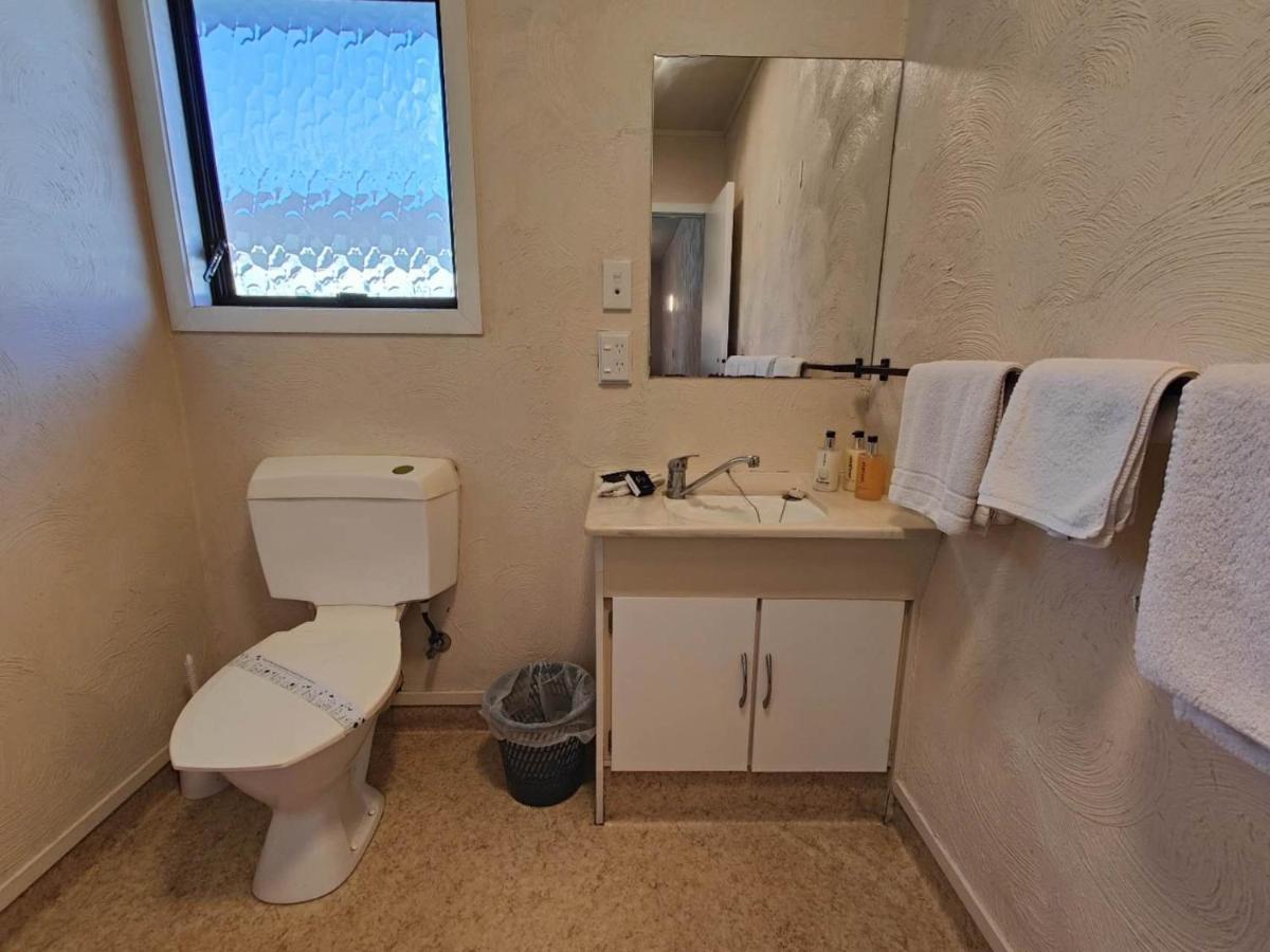 Kings Court Motor Lodge Хамилтън Екстериор снимка